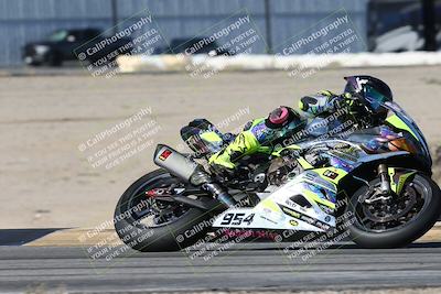 media/Nov-01-2025-CVMA (Sat) [[fc0f7531b8]]/Race 10-Formula Superbike-Supersport Open/